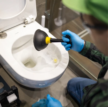 Bathtub Drain Cleaning in Dubai Plumber performing bathtub drain cleaning in Dubai to restore fast water drainage.