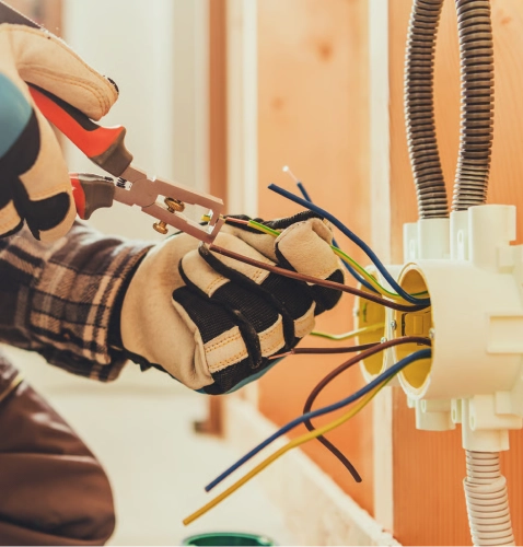 Routine maintenance and electrical services in a Dubai shopping mall