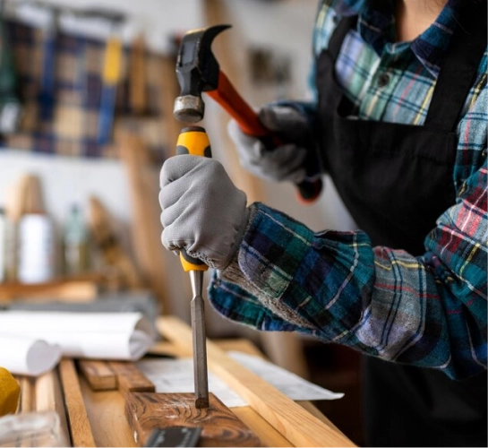 Painter providing handyman services in Dubai